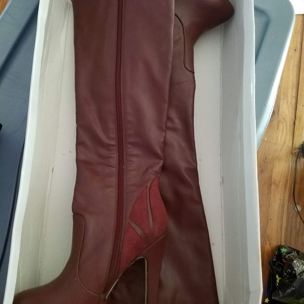 Knee High Platform Boot - Picture 4 of 8